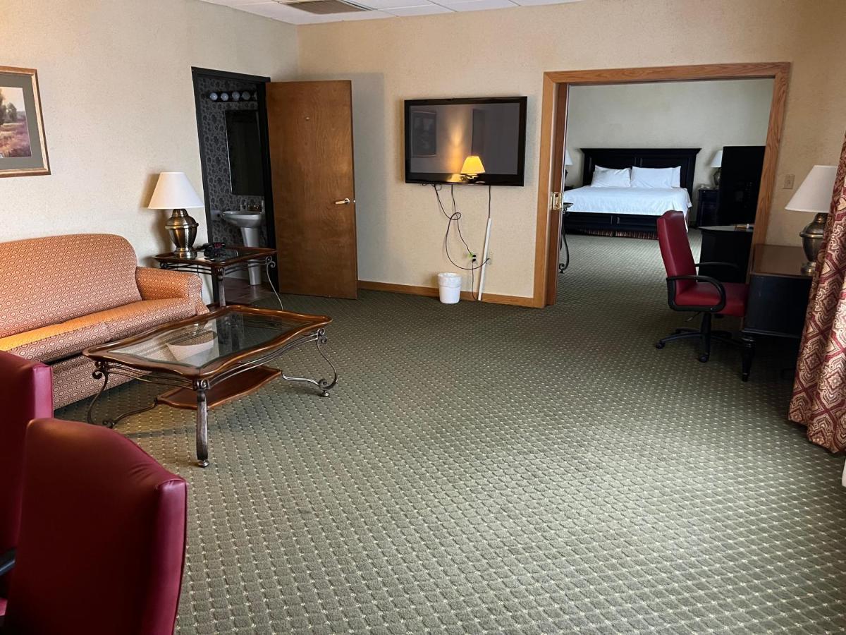 Days Inn & Suites By Wyndham Sutton Flatwoods Exterior foto